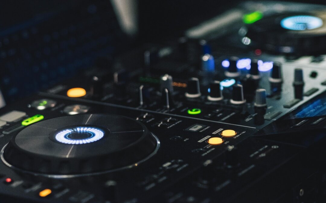 Tout savoir sur le tempo et le BPM dans le Mixage de Genres Latinos et Urbains