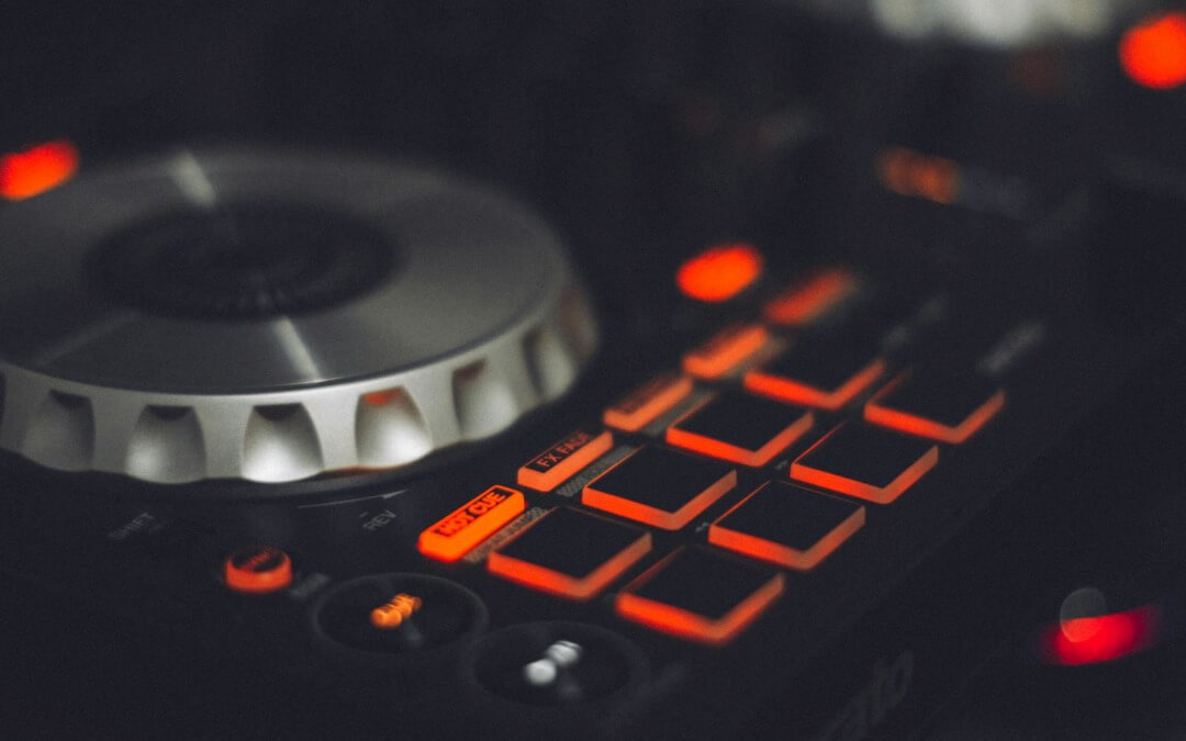 Pourquoi investir dans une carte Son de qualité pour vos performances DJ.